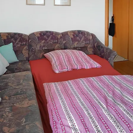Apartment 1 Bedroom Awesome In